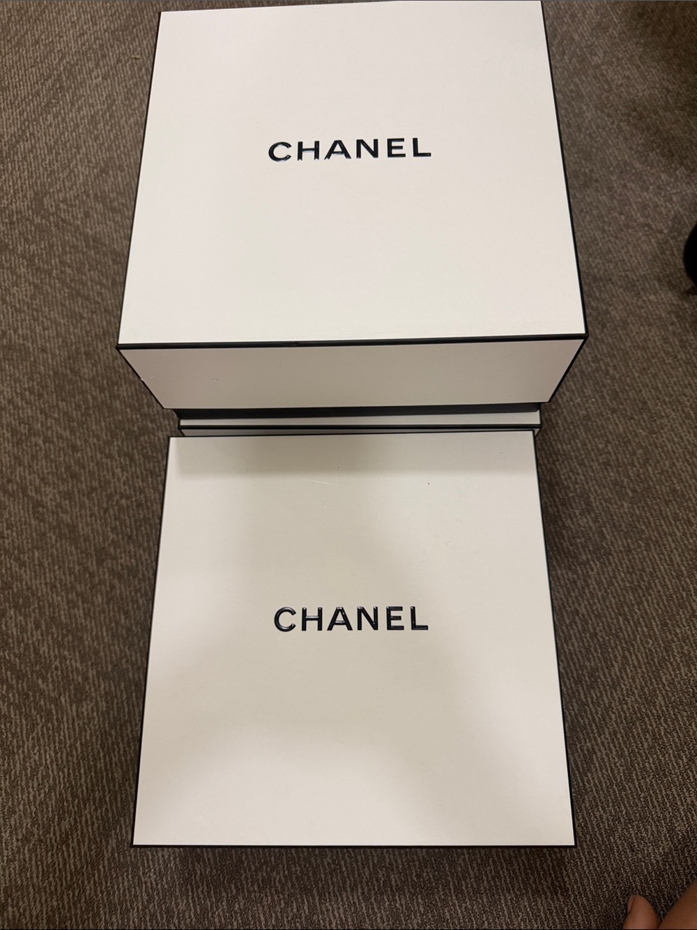 White and Black Logo Gift Box - Picture 1 of 4